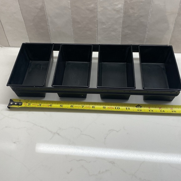 Vintage Industrial Steel 4 Mini-Loaf Baking Pans from Bakers Edge - Picture 4 of 8